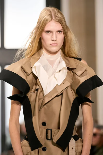 Look 12
